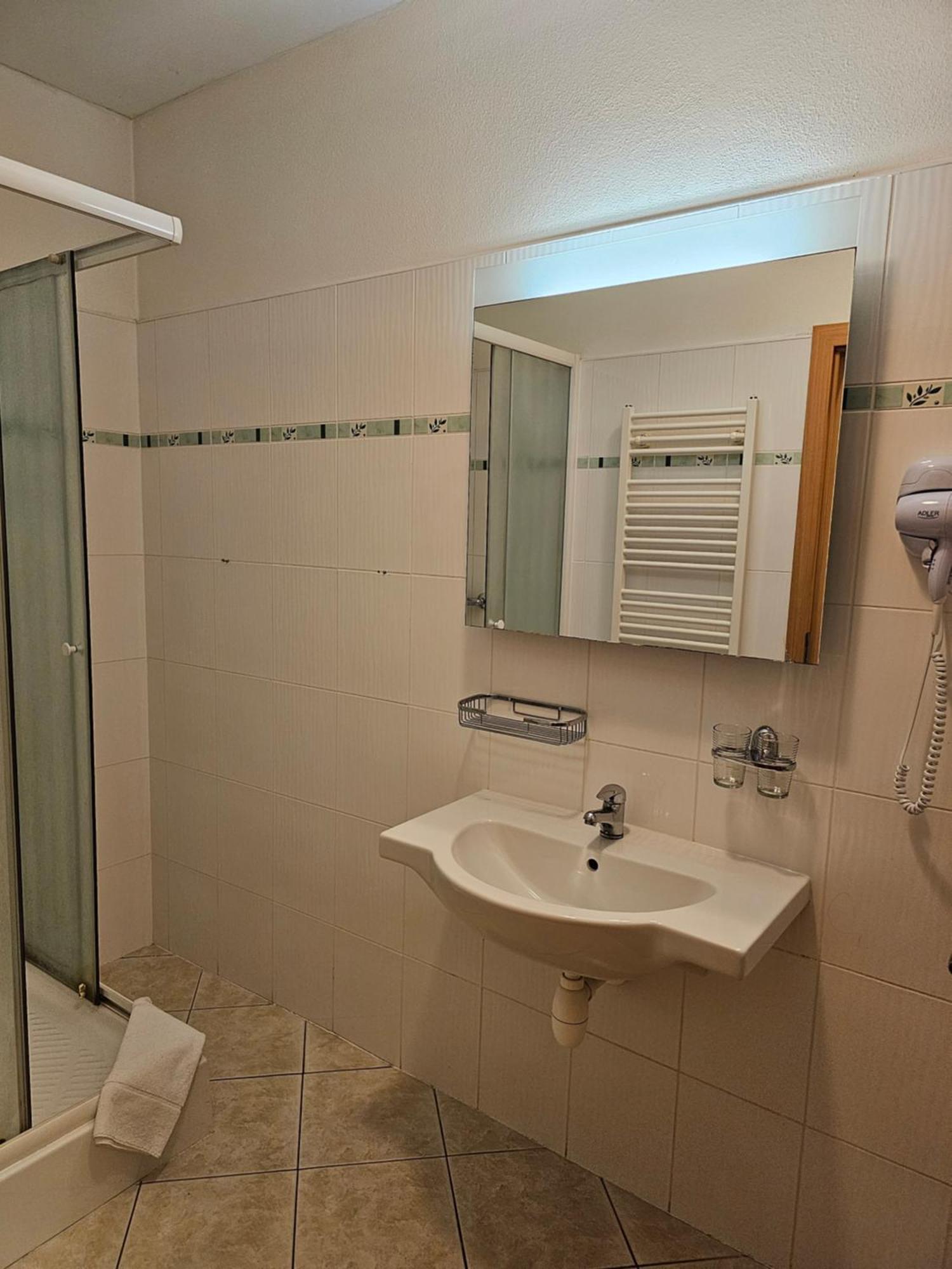 Hotel U Divadla Znojmo Luaran gambar