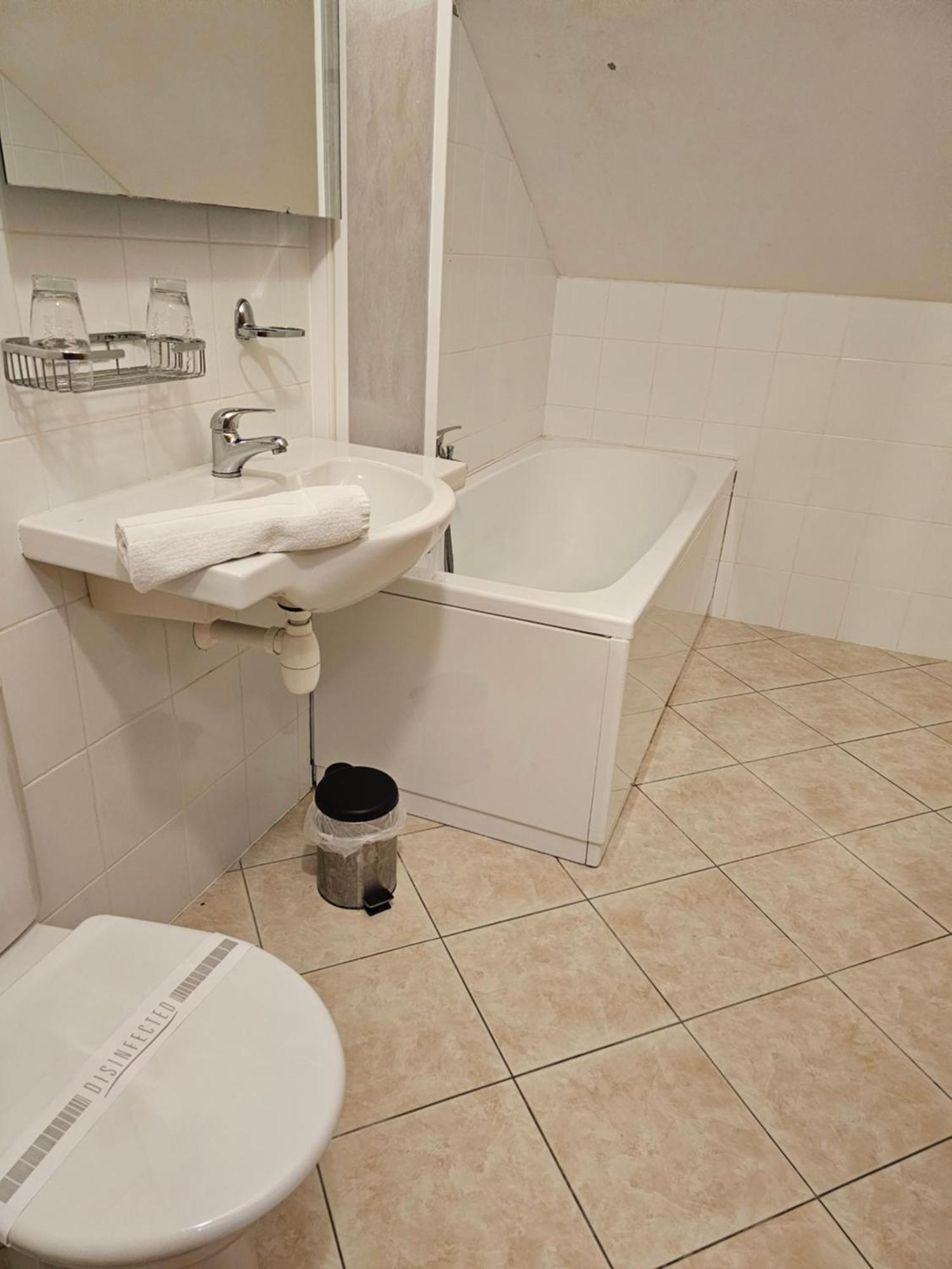 Hotel U Divadla Znojmo Luaran gambar