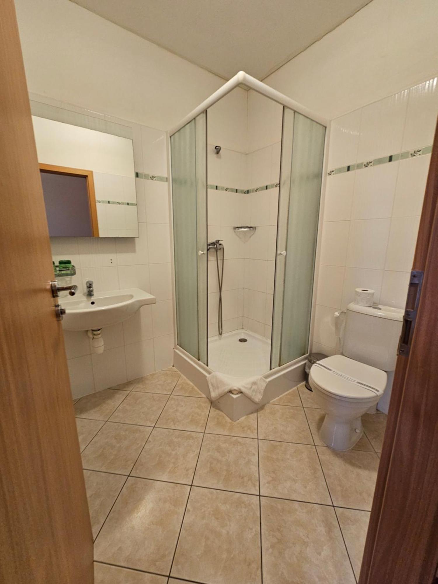 Hotel U Divadla Znojmo Luaran gambar
