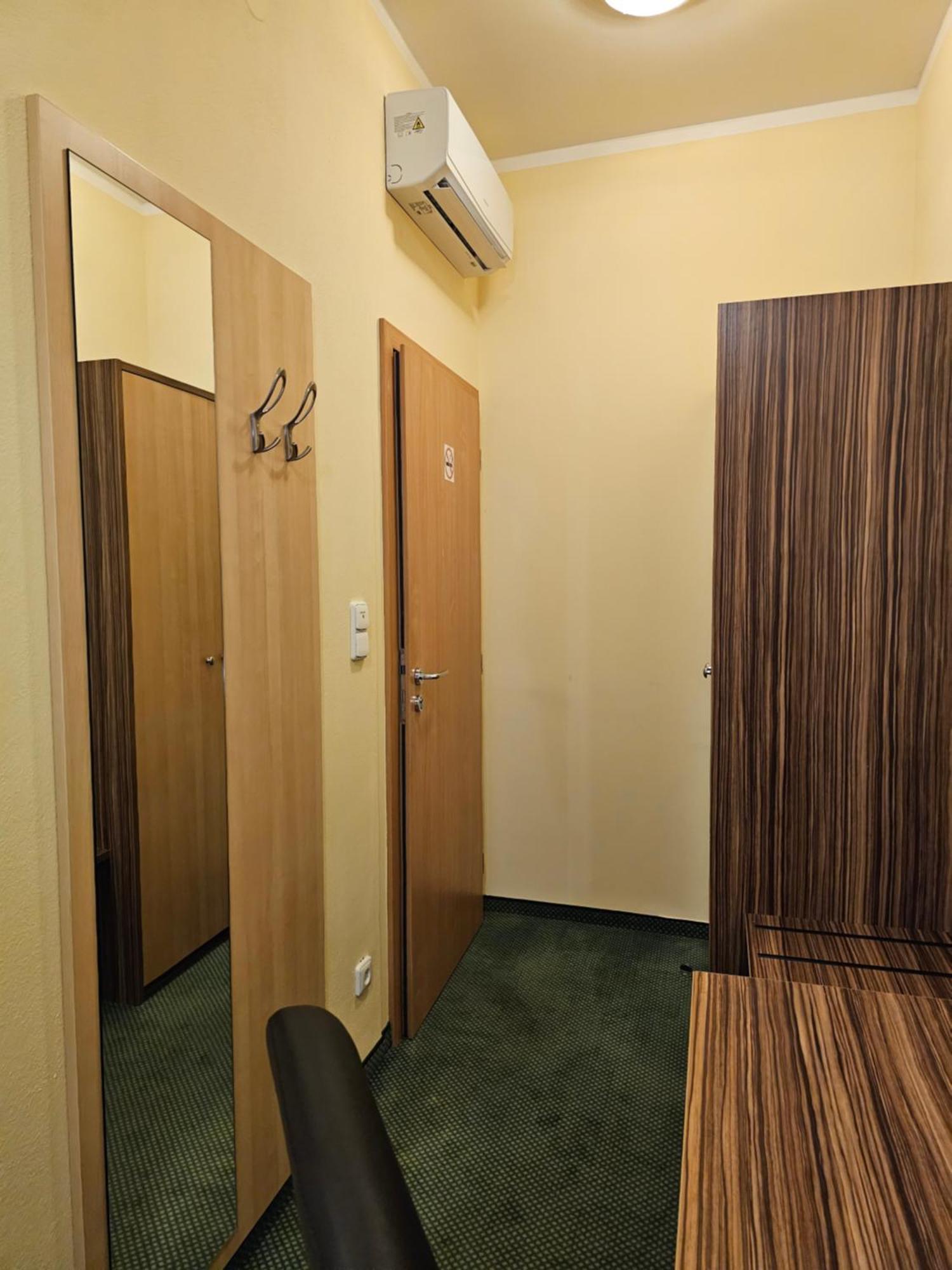 Hotel U Divadla Znojmo Luaran gambar