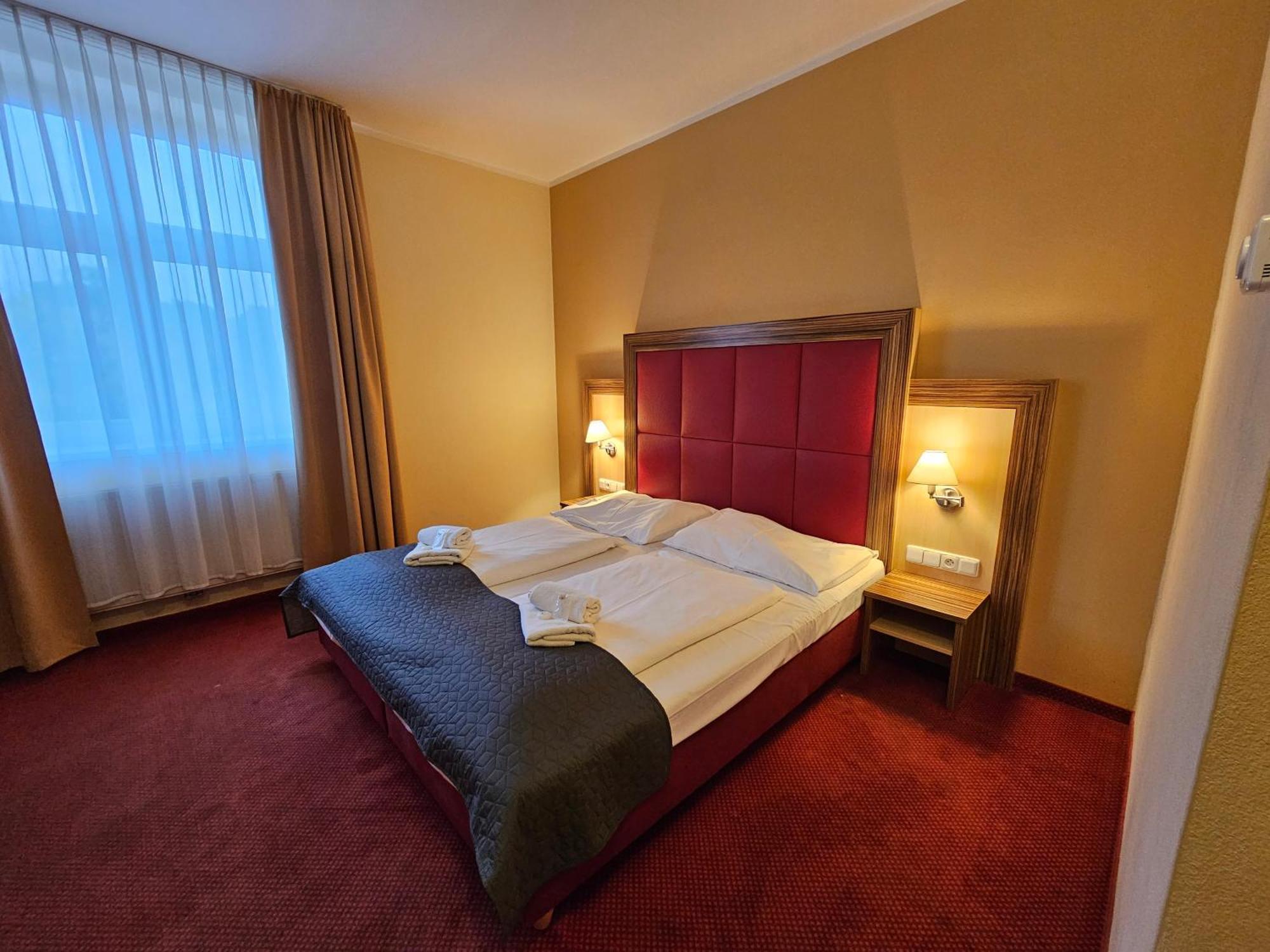 Hotel U Divadla Znojmo Luaran gambar