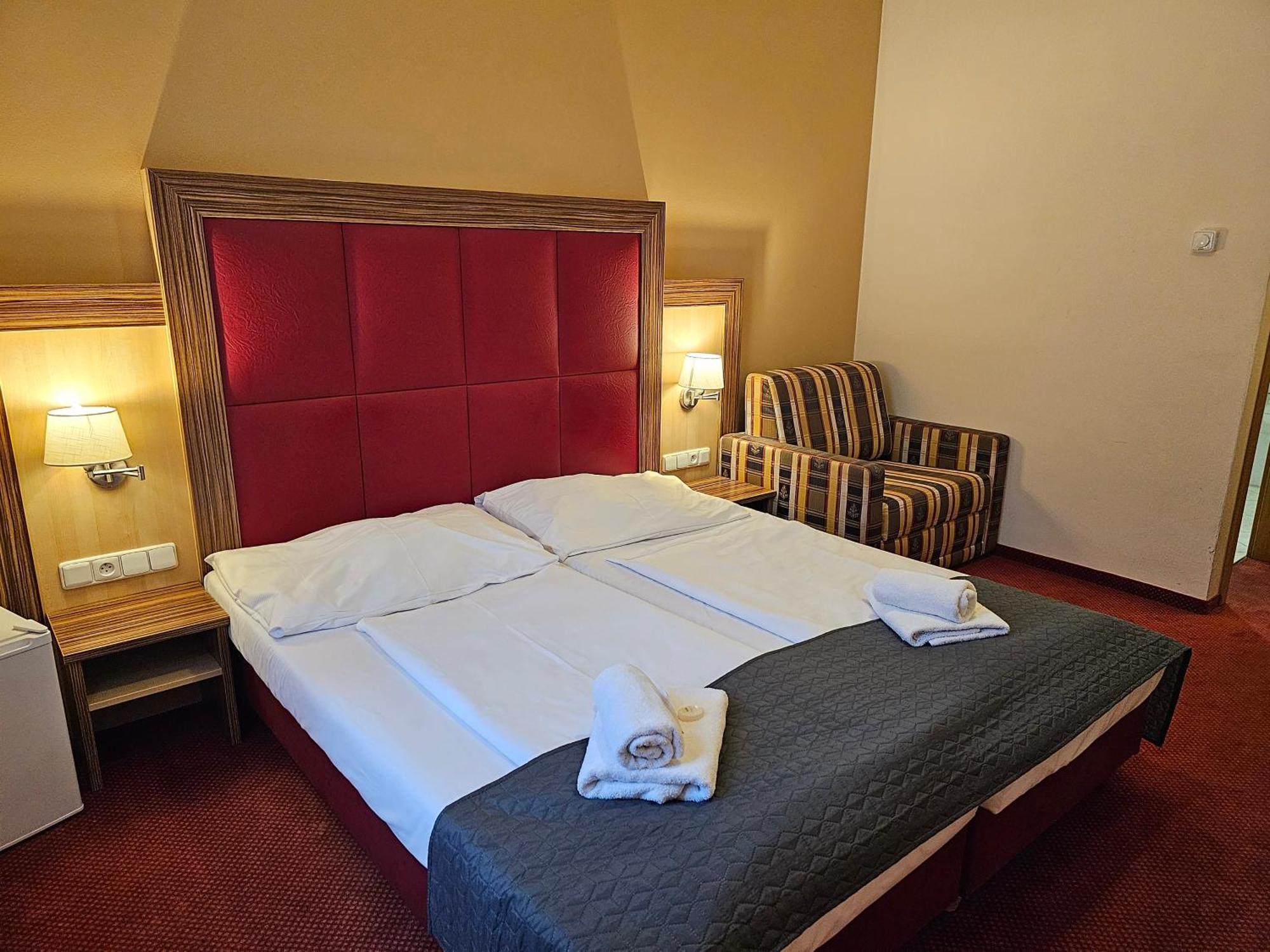 Hotel U Divadla Znojmo Luaran gambar