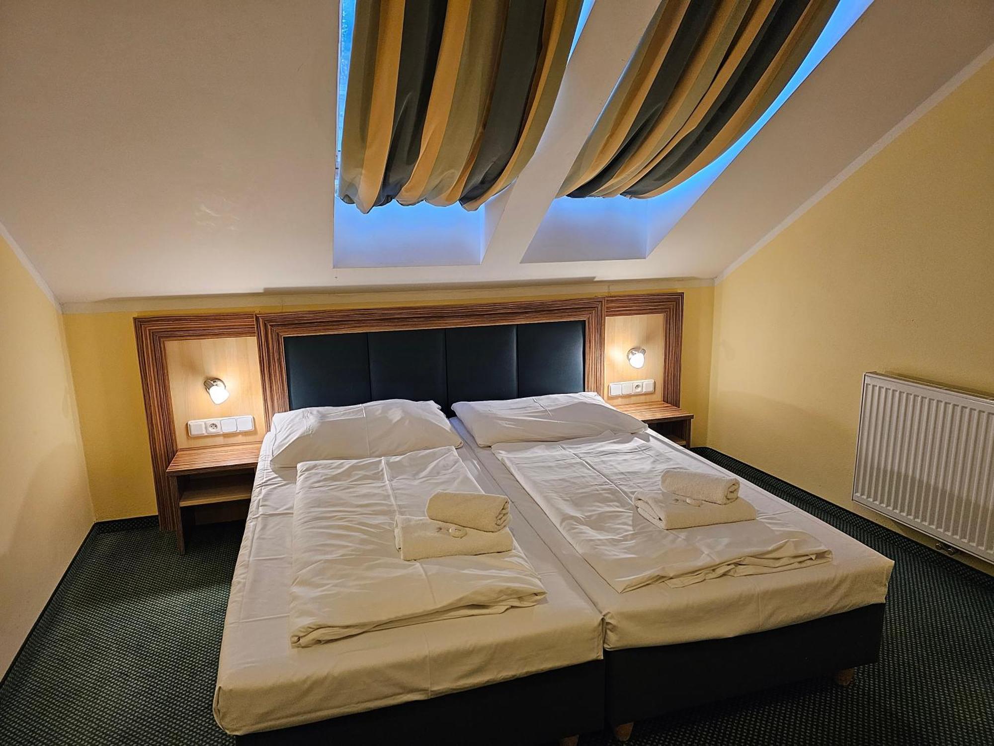Hotel U Divadla Znojmo Luaran gambar
