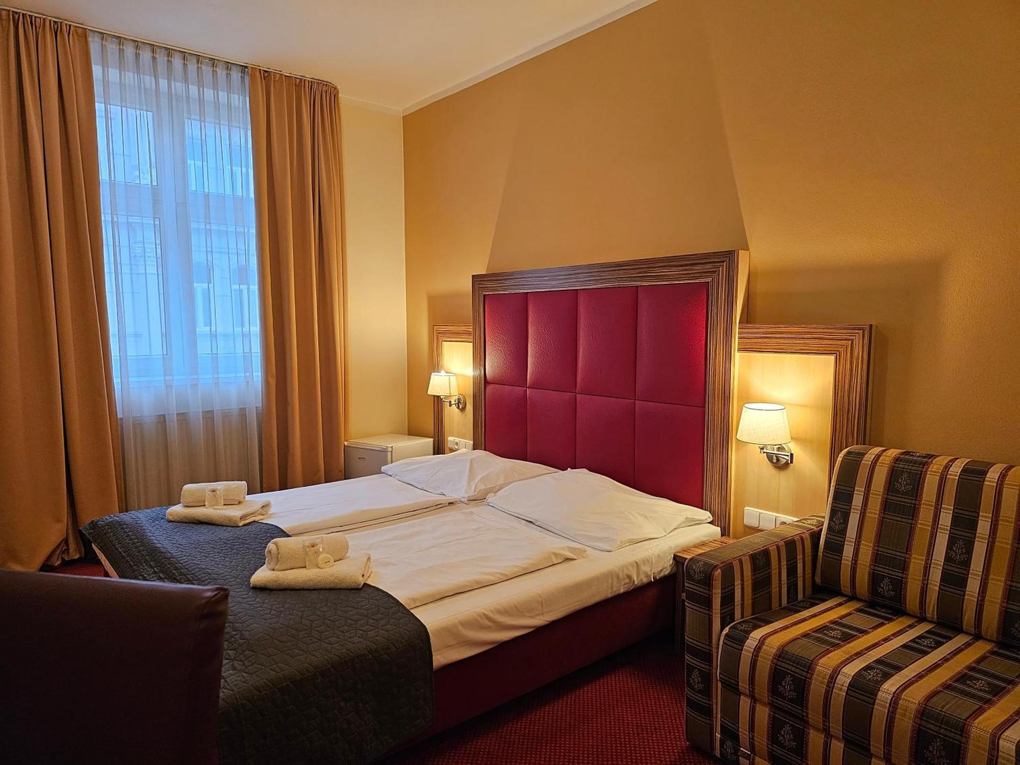 Hotel U Divadla Znojmo Luaran gambar