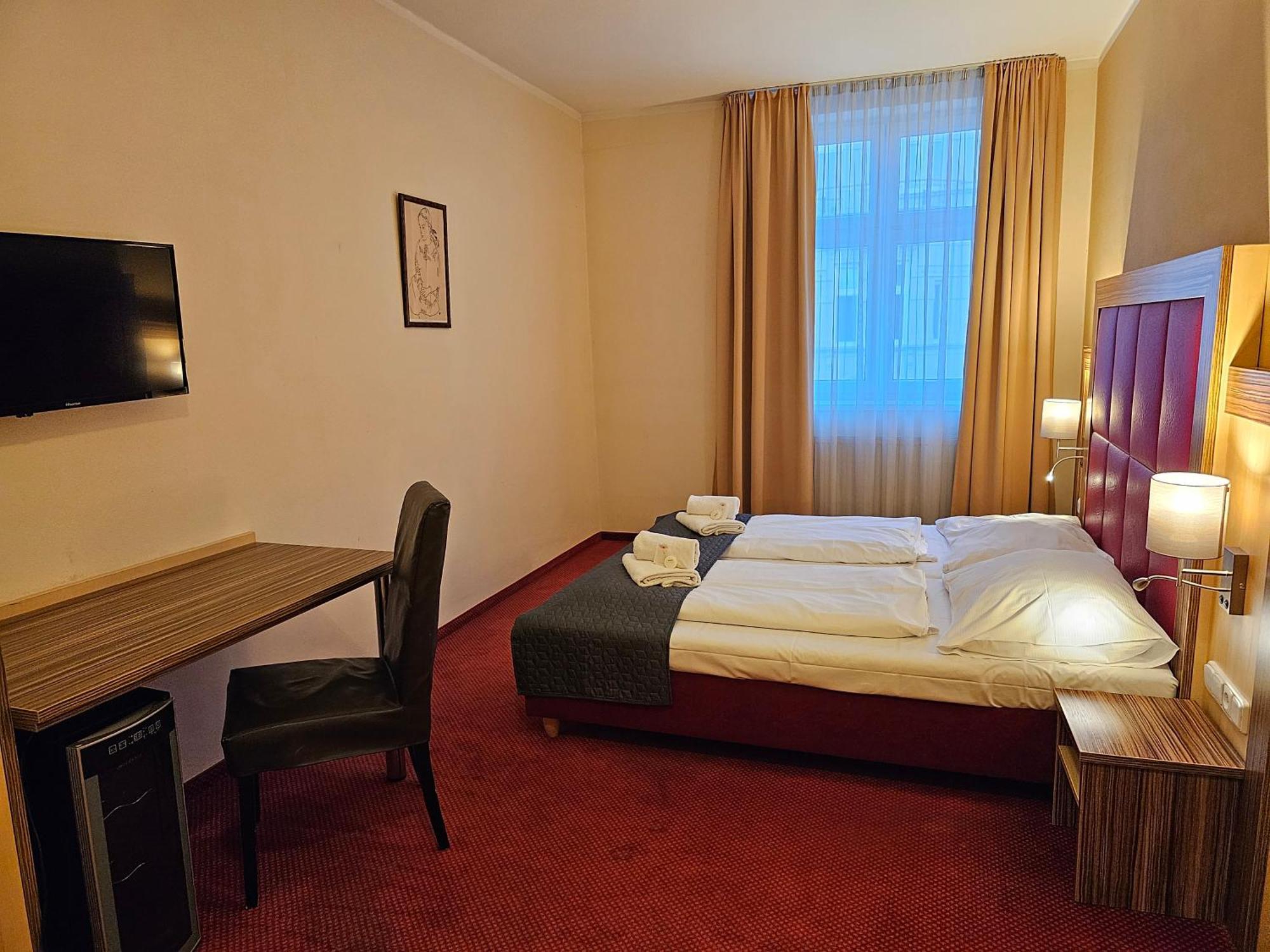 Hotel U Divadla Znojmo Luaran gambar