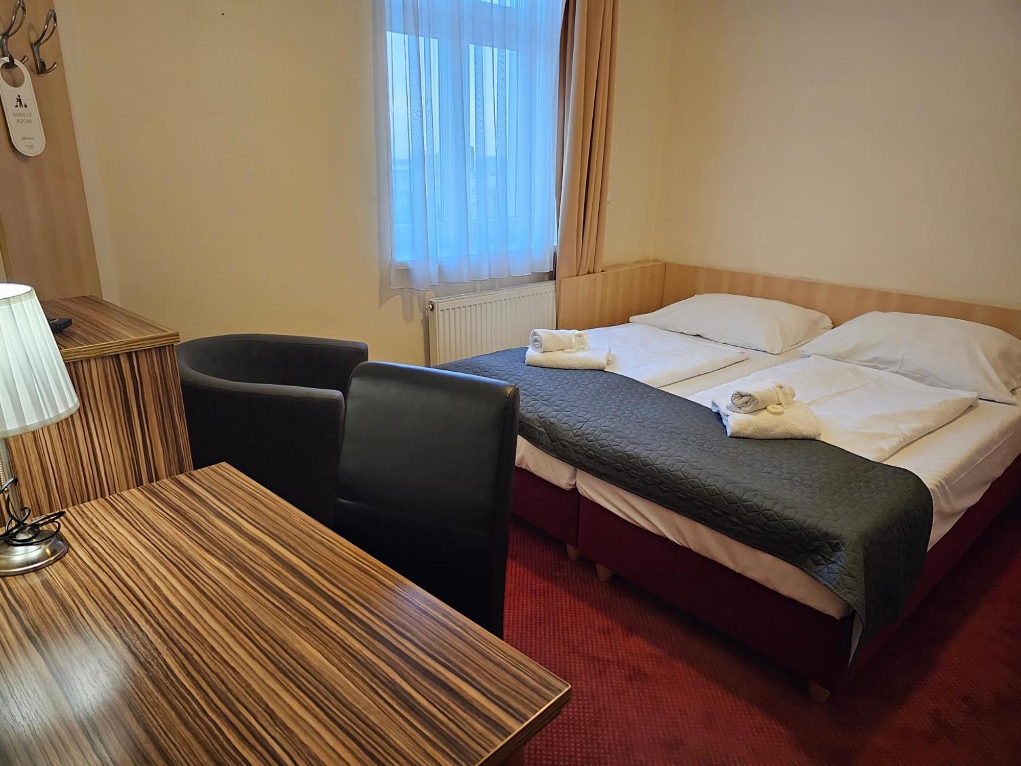 Hotel U Divadla Znojmo Luaran gambar