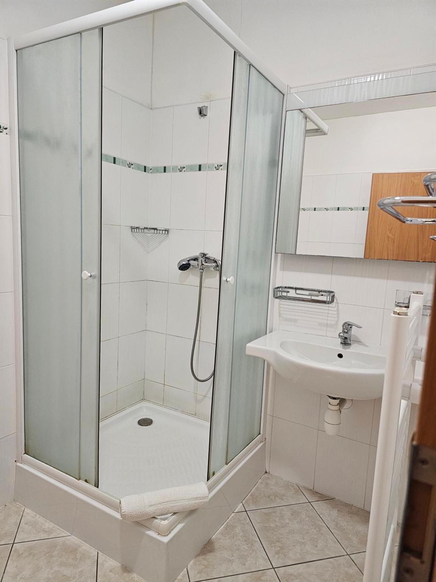 Hotel U Divadla Znojmo Luaran gambar