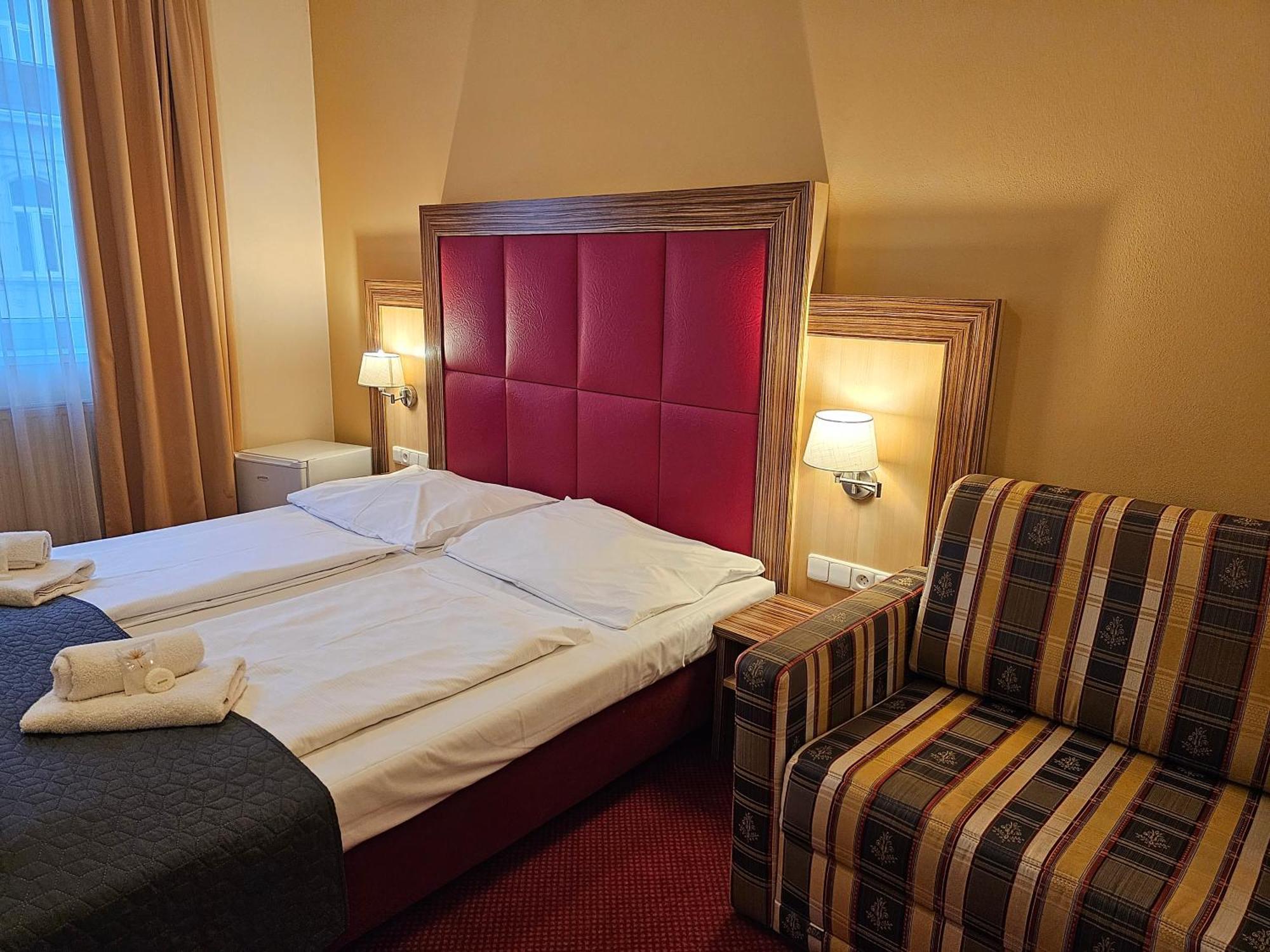 Hotel U Divadla Znojmo Luaran gambar