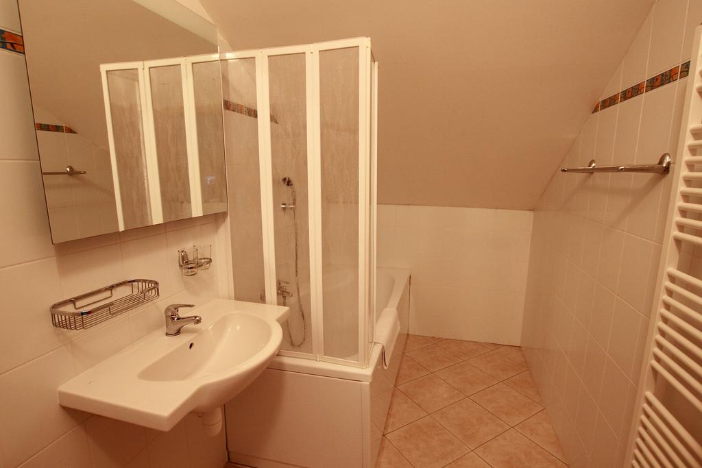 Hotel U Divadla Znojmo Luaran gambar