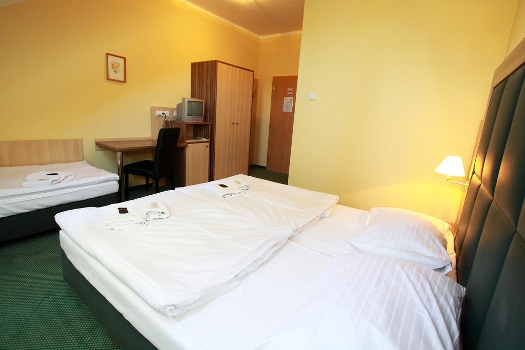 Hotel U Divadla Znojmo Luaran gambar