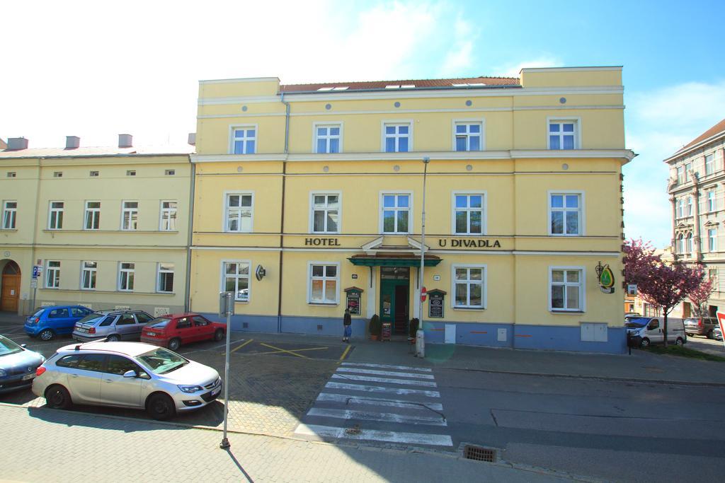 Hotel U Divadla Znojmo Luaran gambar