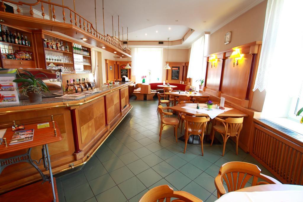 Hotel U Divadla Znojmo Luaran gambar